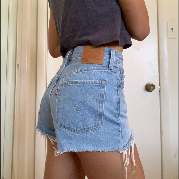 Levi’s 501 High Waisted Denim Shorts - Picture 3 of 7